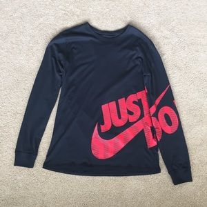 NIKE Men’s Long Sleeve Tee